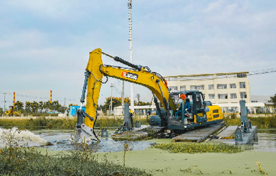 水陆两栖液压挖掘机